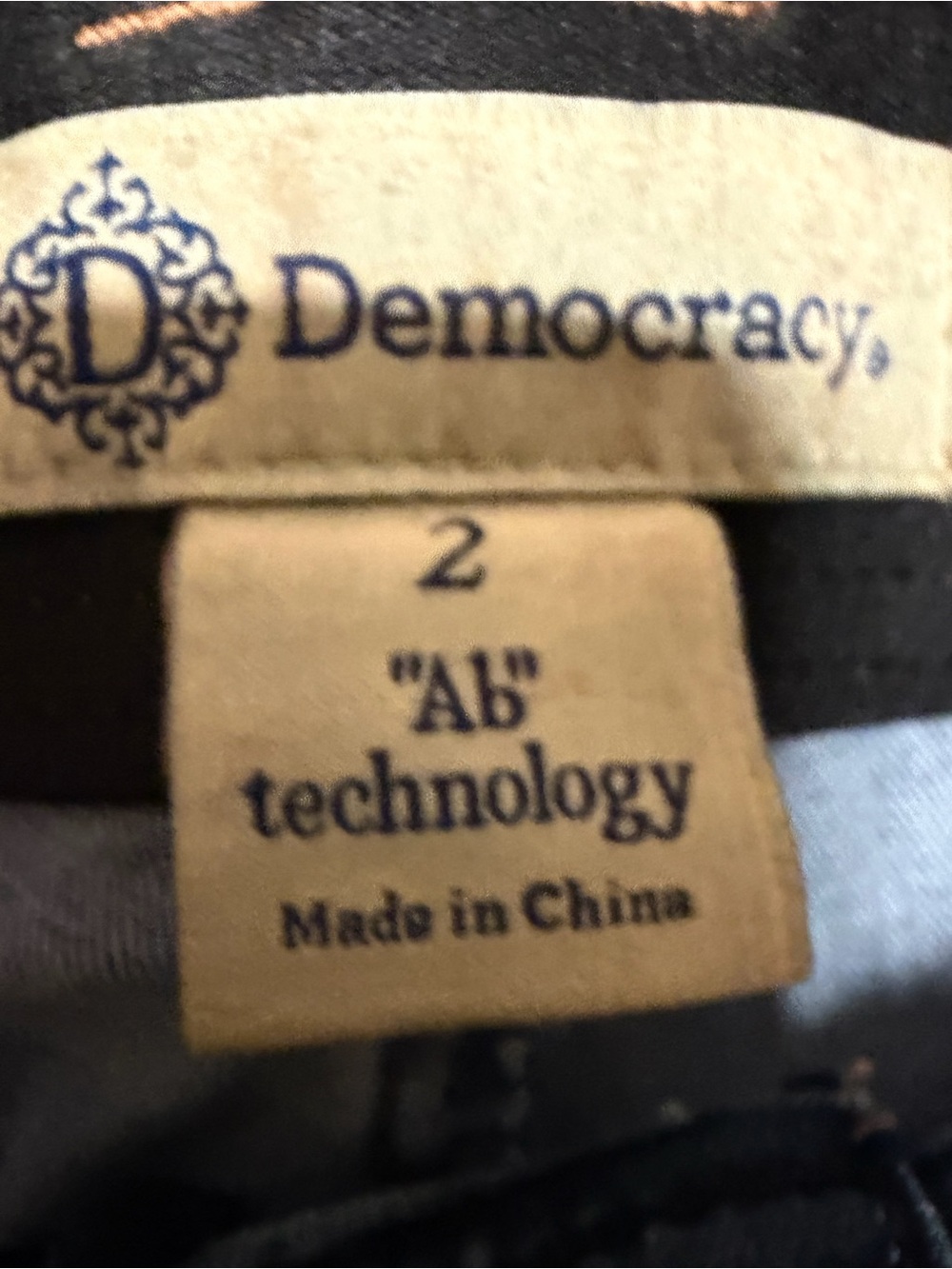 Democracy Ab Technology Distressed Blue Cropped Jeans with Frayed Hem Sz 2 - Picture 6 of 11